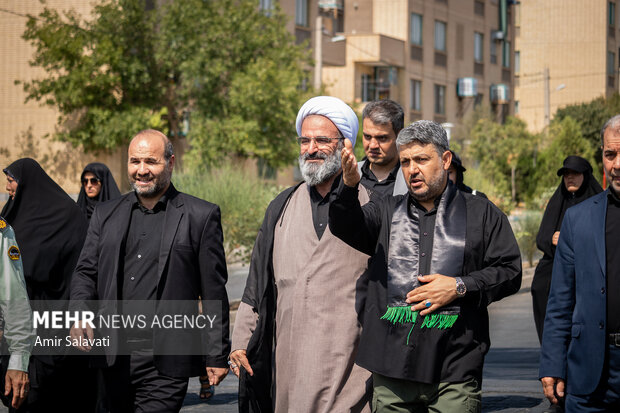 حضور امام جمعه سمنان در راهپیمایی اربعین