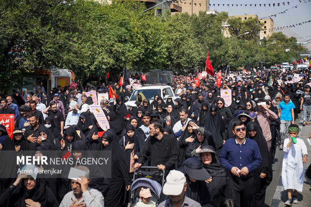 راهپیمایی دلدادگان اربعین حسینی در شیراز