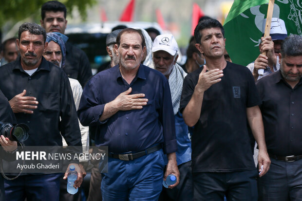 Dezfül kentinde Erbain yürüyüşü etkinliği gerçekleşti Dezfül kentinde Erbain yürüyüşü etkinliği gerçekleşti