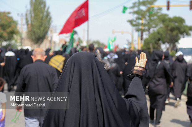 حضور بیش از ۲۰ هزار نفر در پیادهروی جاماندگان اربعین در اردبیل