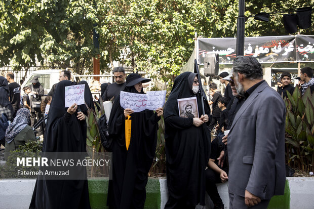 مراسم راهپیمایی جاماندگان اربعین حسینی در تهران صبح روز چهارشنبه ۱۵ شهریور ۱۴۰۲ مصادف با اربعین حسینی (ع) از میدان امام حسین (ع) به سمت حرم عبدالعظیم حسنی (ع) با حضور عزاداران و عاشقان اهل بیت (ع) برگزار شد