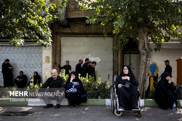 مراسم راهپیمایی جاماندگان اربعین حسینی در تهران صبح روز چهارشنبه ۱۵ شهریور ۱۴۰۲ مصادف با اربعین حسینی (ع) از میدان امام حسین (ع) به سمت حرم عبدالعظیم حسنی (ع) با حضور عزاداران و عاشقان اهل بیت (ع) برگزار شد