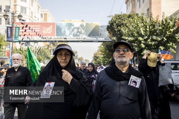 مراسم راهپیمایی جاماندگان اربعین حسینی در تهران صبح روز چهارشنبه ۱۵ شهریور ۱۴۰۲ مصادف با اربعین حسینی (ع) از میدان امام حسین (ع) به سمت حرم عبدالعظیم حسنی (ع) با حضور عزاداران و عاشقان اهل بیت (ع) برگزار شد