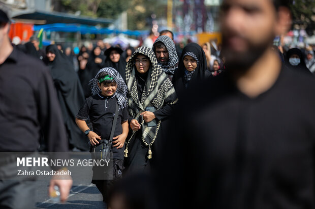 مراسم راهپیمایی جاماندگان اربعین حسینی در مورخ پانزدهم شهریور 1402 در تهران برگزار شد