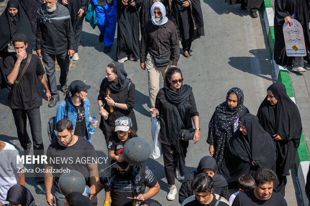 مراسم راهپیمایی جاماندگان اربعین حسینی در مورخ پانزدهم شهریور 1402 در تهران برگزار شد