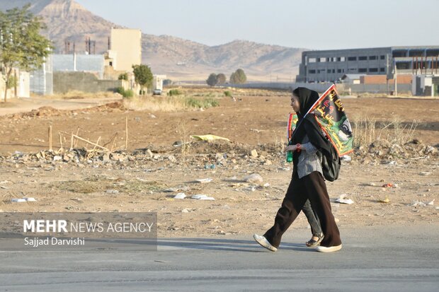 پیاده روی جاماندگان اربعین در شهرستان کوهدشت