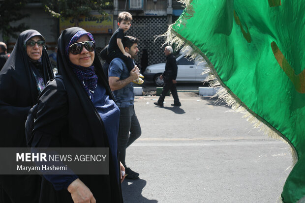 مراسم راهپیمایی جاماندگان اربعین حسینی در تهران صبح روز چهارشنبه ۱۵ شهریور ۱۴۰۲ مصادف با اربعین حسینی (ع) از میدان امام حسین (ع) به سمت حرم عبدالعظیم حسنی (ع) با حضور عزاداران و عاشقان اهل بیت (ع) برگزار شد