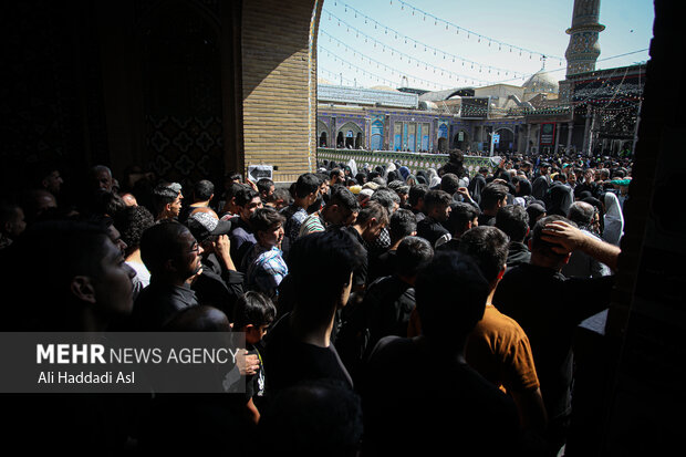 مراسم راهپیمایی جاماندگان اربعین حسینی در تهران صبح روز چهارشنبه ۱۵ شهریور ۱۴۰۲ مصادف با اربعین حسینی (ع) از میدان امام حسین (ع) به سمت حرم عبدالعظیم حسنی (ع) با حضور عزاداران و عاشقان اهل بیت (ع) برگزار شد