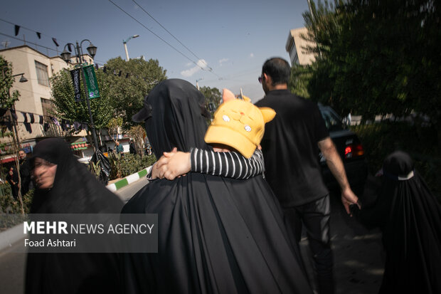 مراسم راهپیمایی جاماندگان اربعین حسینی در تهران صبح روز چهارشنبه ۱۵ شهریور ۱۴۰۲ مصادف با اربعین حسینی (ع) از میدان امام حسین (ع) به سمت حرم عبدالعظیم حسنی (ع) با حضور عزاداران و عاشقان اهل بیت (ع) برگزار شد