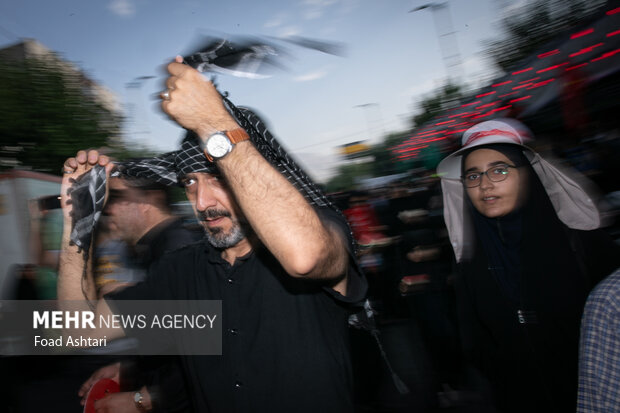 مراسم راهپیمایی جاماندگان اربعین حسینی در تهران صبح روز چهارشنبه ۱۵ شهریور ۱۴۰۲ مصادف با اربعین حسینی (ع) از میدان امام حسین (ع) به سمت حرم عبدالعظیم حسنی (ع) با حضور عزاداران و عاشقان اهل بیت (ع) برگزار شد