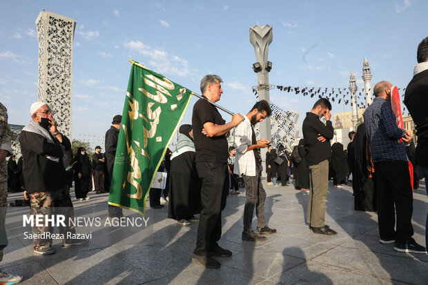 مراسم راهپیمایی جاماندگان اربعین حسینی در تهران صبح روز چهارشنبه ۱۵ شهریور ۱۴۰۲ مصادف با اربعین حسینی (ع) از میدان امام حسین (ع) به سمت حرم عبدالعظیم حسنی (ع) با حضور عزاداران و عاشقان اهل بیت (ع) برگزار شد