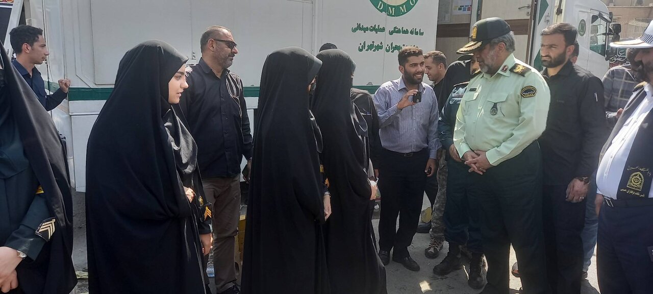 حضور فرمانده انتظامی پایتخت در راهپیمایی جاماندگان اربعین+تصاویر