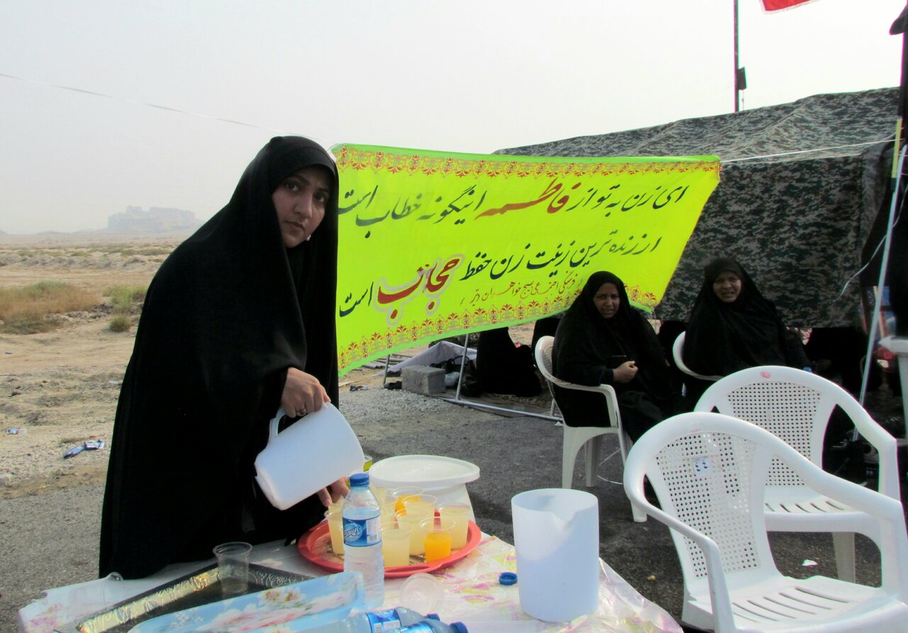 پیادهروی اربعین در «دیر»/ گرما مانع حضور جاماندگان از قافله نشد