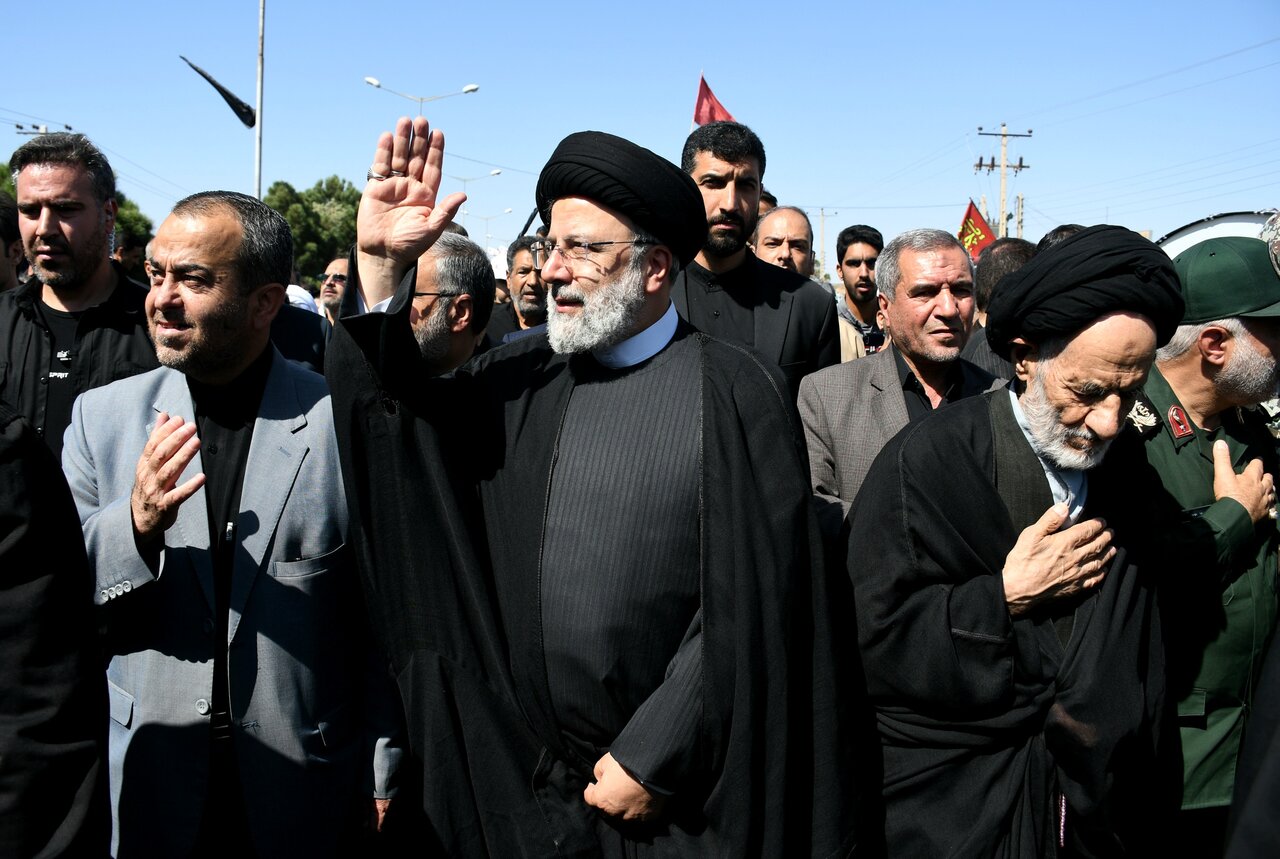 آمادگی کویر نشینان برای بدرقه رئیس جمهور شهید در آخرین سفر استانی