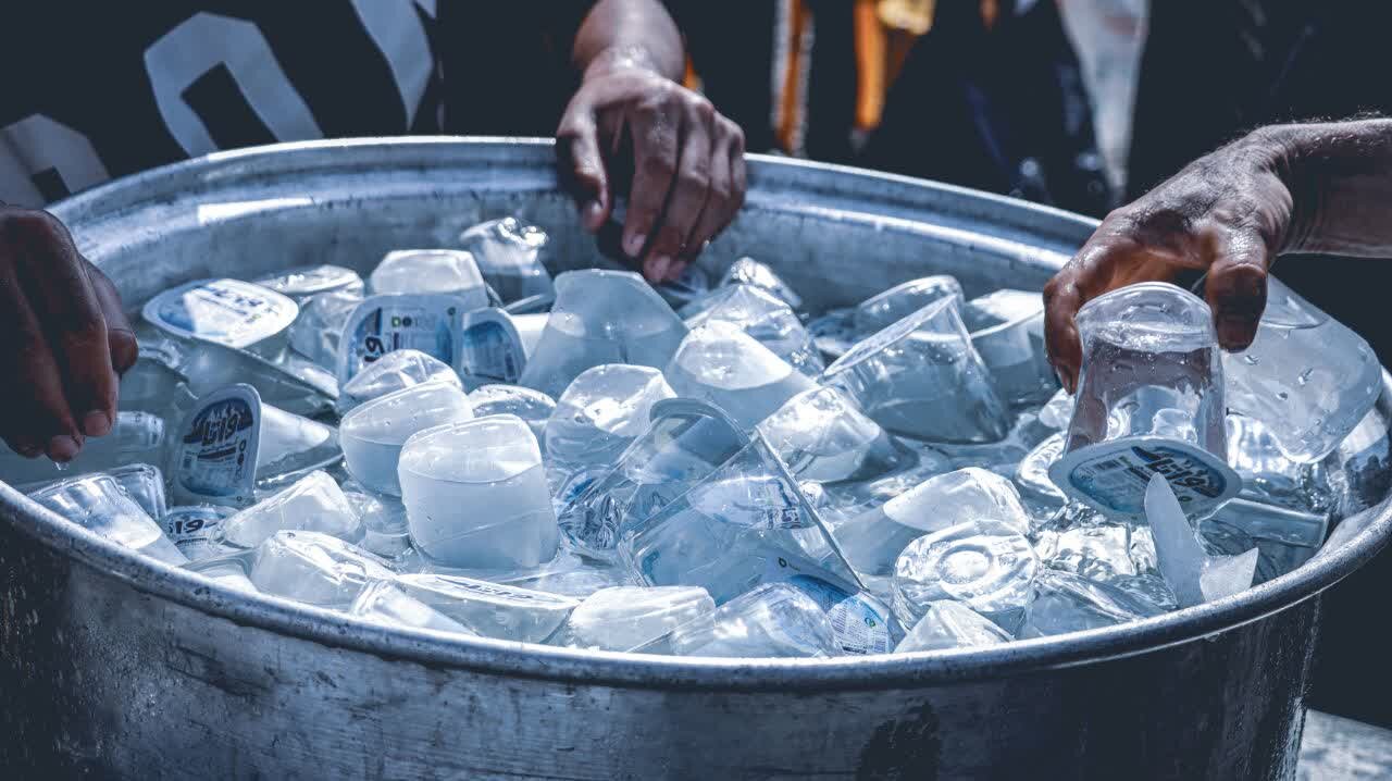 پذیرایی موکب هیئت رزمندگان لاهیجان از عاشقان حسینی