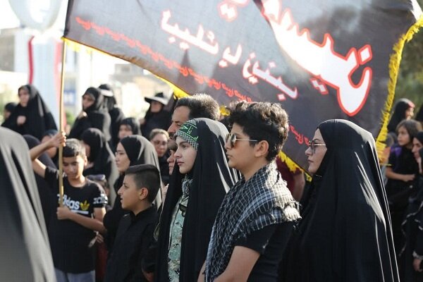 خروش جاماندگان اربعین حسینی در ارومیه/طنین نوای یا حسین(ع)