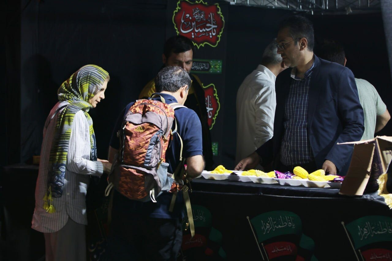 مسجد جامع گواور میزبان زائران برگشتی از اربعین حسینی