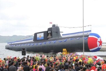 Kuzey Kore'nin 'nükleer denizaltısı'  tanıtıldı