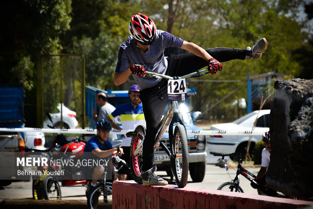 
National track time cycling race in Iraq