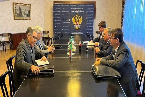 ممثلو إيران وروسيا يجتمعون في فيينا عشية اجتماع مجلس حكام الوكالة الدولية للطاقة الذرية