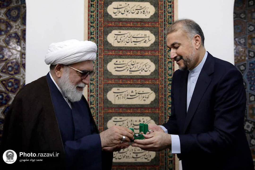 دیدار وزیر خارجه با امام جمعه مشهد و تولیت آستان قدس رضوی