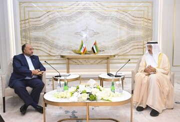 إيران و الامارات يؤكدان على ضرورة  رفع مستوى العلاقات بین البلدین