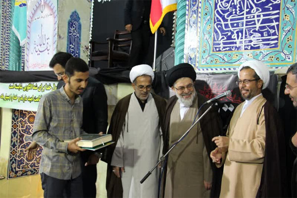 برگزیدگان کشوری مسابقات نماز قرآن و عترت در ری تجلیل شدند
