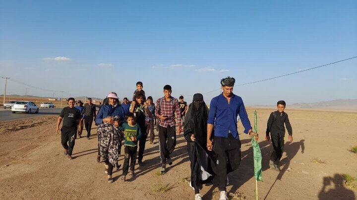 حضور کاروان پیاده ۳ روستای بخش انابد در امامزاده سیدهاشم 