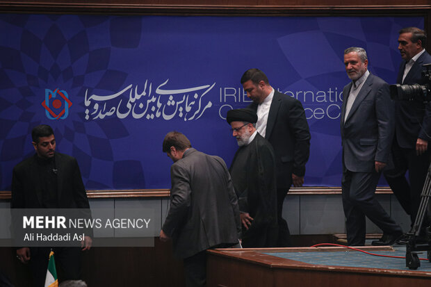 حجت الاسلام سید ابراهیم رئیسی رئیس جمهور در نخستین همایش اقتصادی تعاونی ایران حضور دارد