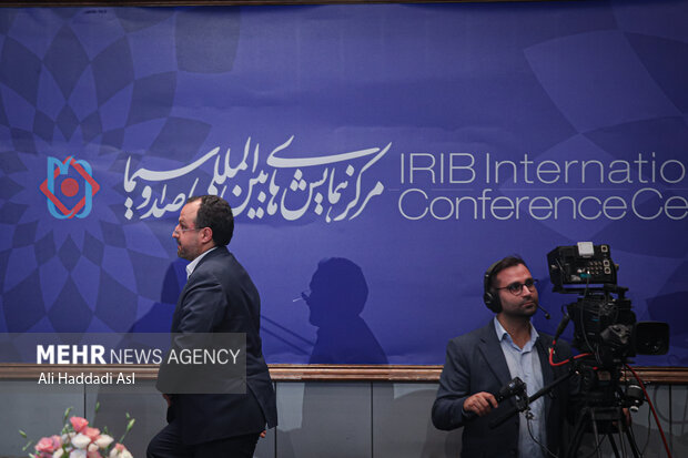 سید احسان خاندوزی وزیر اقتصاد و امور دارایی در  نخستین همایش اقتصادی تعاونی ایران حضور دارد