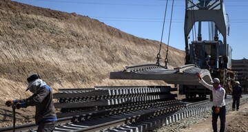 مراحل اجرایی احداث قطعه دوم راه‌آهن شیراز - خفر آغاز شد