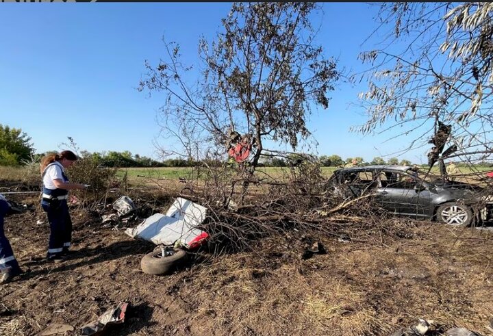 Small plane crash at air show in Hungary kills 2, injures 3