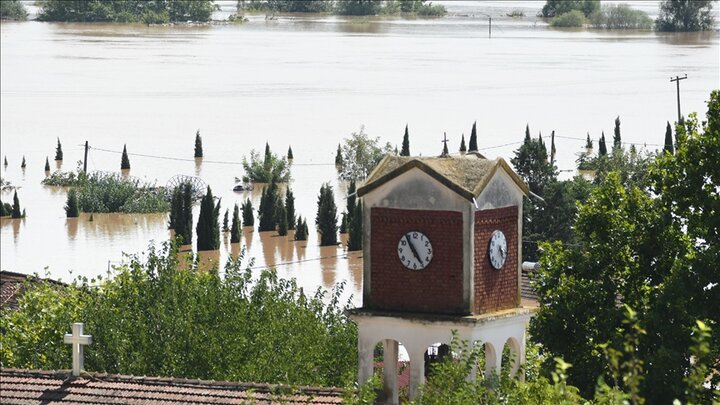 Death toll from floods in Greece climbs to 15