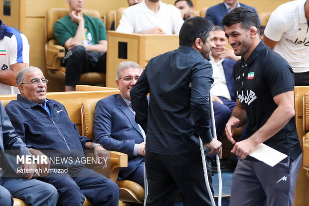 تجلیل از قهرمانان و مدال آوران ورزش با حضور رئیس جمهور