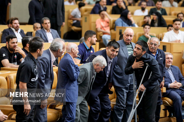 علیرضا دبیر رییس فدراسیون کشتی در مراسم تجلیل از قهرمانان و مدال آوران ورزش حضور دارد