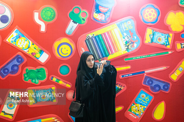 شخصیتهای ایرانی در نمایشگاه ایران نوشت پرطرفدار شدند