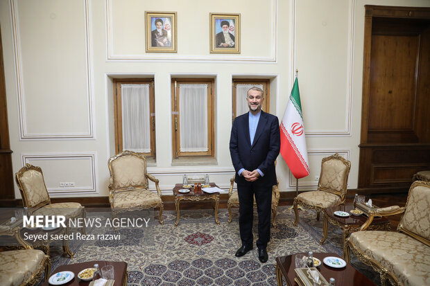 حسین امیرعبداللهیان وزیر امور خارجه در دیدار نماینده ویژه نخست‌وزیر پاکستان با وزیر امورخارجه حضور دارد