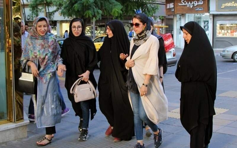 لزوم جدیت در مقابله مدبرانه با پدیده کشف حجاب+اسامی اساتید