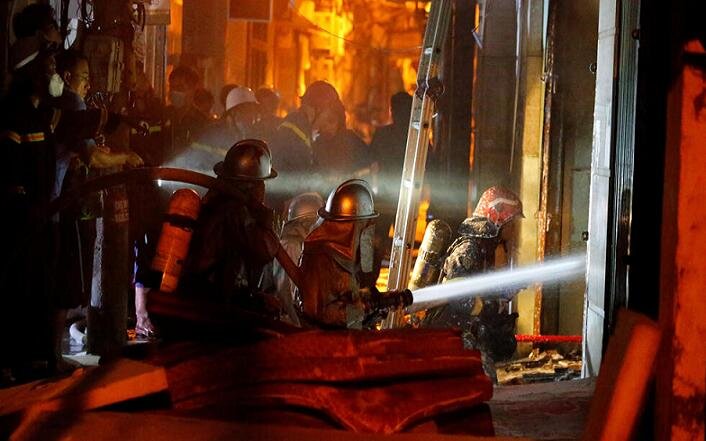 ده‌ها نفر در آتش سوزی یک آپارتمان در پایتخت ویتنام جان باختند