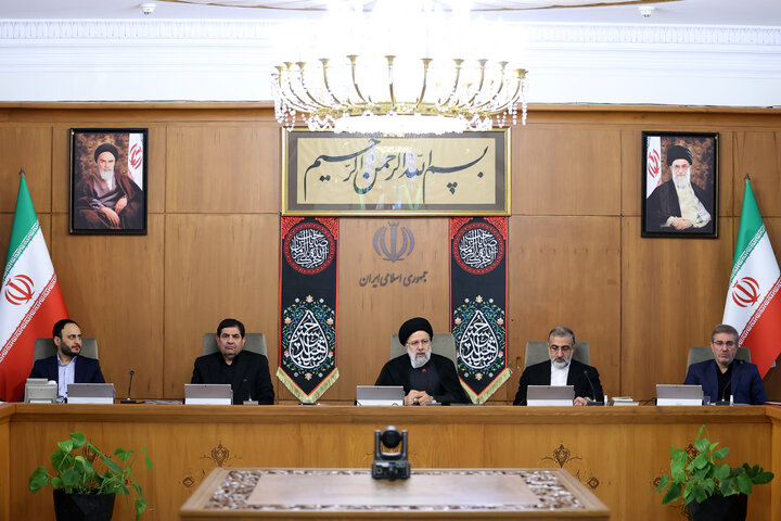 همه امور اجرایی در استانها باید تحت اشراف استاندار باشد
