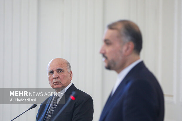 فواد حسین، وزیر امور خارجه عراق در کنفرانس خبری مشترک وزرای خارجه عراق و ایران حضور دارد