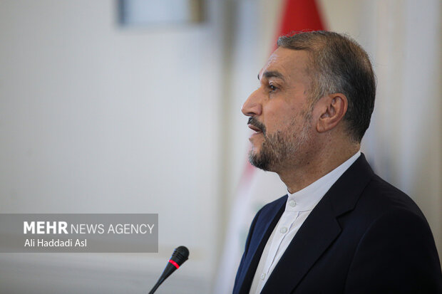 حسین امیر عبداللهیان وزیر امور خارجه ایران در کنفرانس خبری مشترک وزرای خارجه عراق و ایران حضور دارد