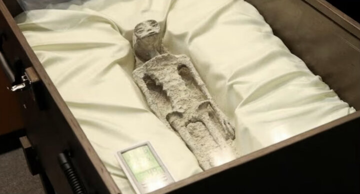 نمایش جسد موجودات فضایی در کنگره مکزیک - خبرگزاری مهر | اخبار ایران و جهان | Mehr News Agency