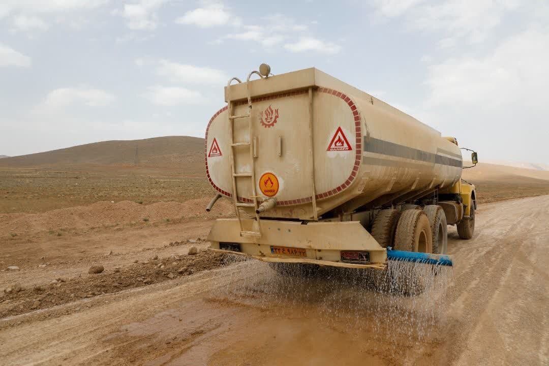 بام ایران منتظر شنیدن سوت قطار در ایستگاه وعدهها