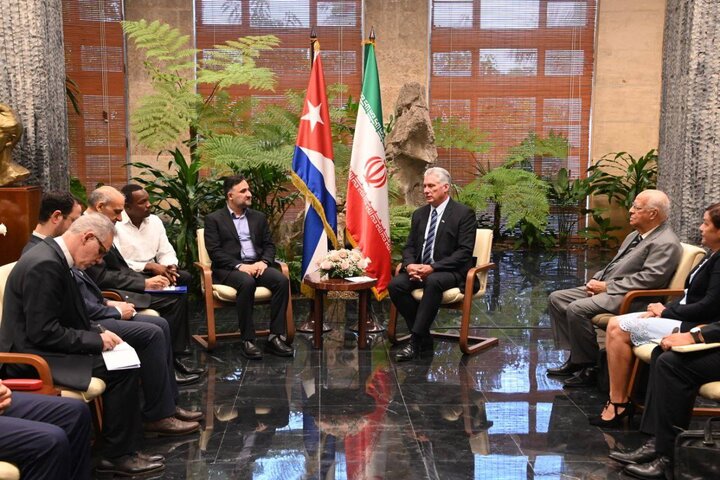 İran Cumhurbaşkanı yardımcısı Küba Devlet Başkanı ile görüştü
