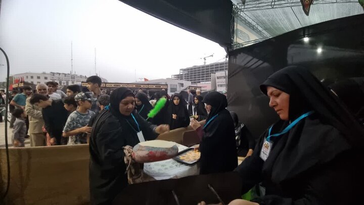 خدمت رسانی خادمیاران رضوی دشتی به زائرین امام رضا علیهالسلام