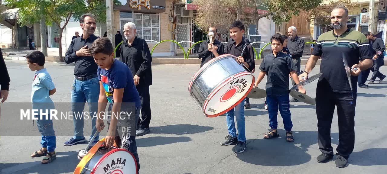 عزاداری مردم اردستان در سوگ پیامبر مهربانیها