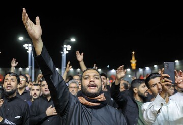عزاداری مسلمانان کشورهای عربی در حرم رضوی