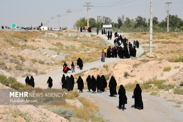 سنت پیاده‌روی مردم قوچان در ایام شهادت امام رضا (ع)