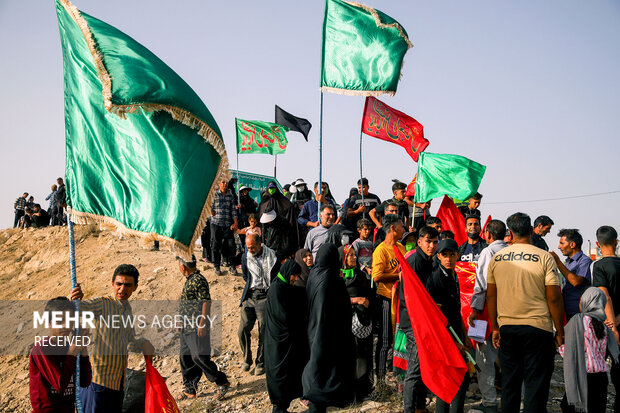 شور و غوغا در محورهای منتهی به مشهدالرضا(ع) شور و غوغا در محورهای منتهی به مشهدالرضا(ع)